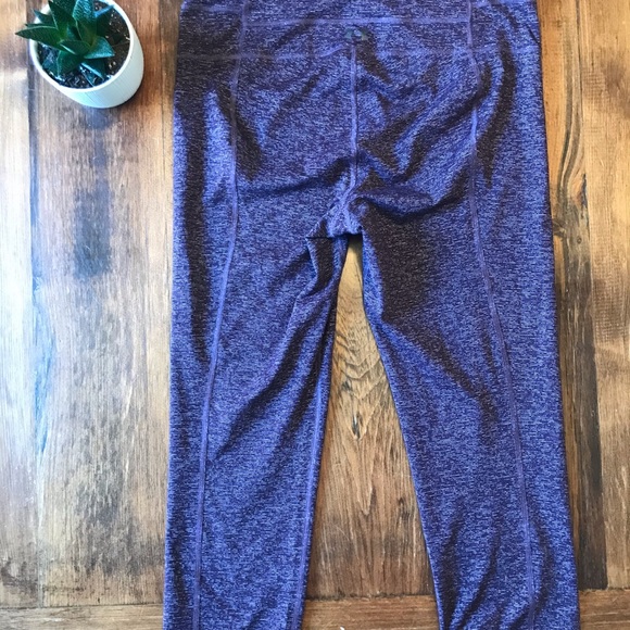 Under Armour Crops✨ - Picture 4 of 5